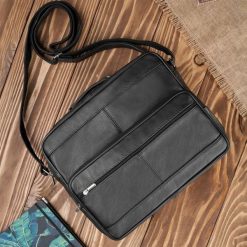 Torba męska na ramię ABR-02 saszetka męska skórzana ABR-18 zestaw prezentowy Abruzzo ZUP-129. Czarne saszetki męskie z aplikacjami, z materiału, biznesowe, do ręki. Za 329.00 zł.