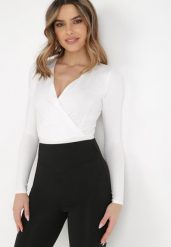 Białe Body Adothee. Białe bluzki damskie Born2be, l, bez wzorów, z dzianiny, eleganckie, bez kołnierzyka, bez ramiączek. Za 74.99 zł.