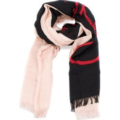 Szal CALVIN KLEIN - Block Out Scarf W K40K400193 628. Szaliki i chusty damskie marki Calvin Klein. W wyprzedaży za 199.00 zł.