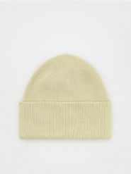 Czapka beanie z wiskozą - jasnozielony. Zielone czapki i kapelusze damskie Reserved, bez wzorów, z wiskozy. W wyprzedaży za 19.99 zł.