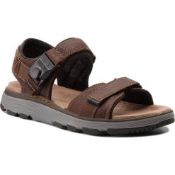 Sandały CLARKS - Un Trek Part 261318607 Dark Tan Leather. Klapki męskie Clarks. Za 389.00 zł.