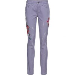 Dżinsy z haftem bonprix dymny fioletowy. Fioletowe jeansy damskie bonprix. Za 59.99 zł.