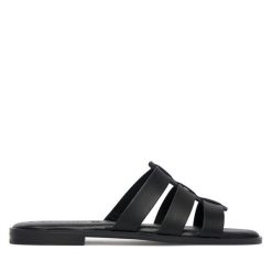 Klapki Tamaris. Czarne klapki damskie Tamaris, bez wzorów, bez obcasa. Za 299.99 zł.