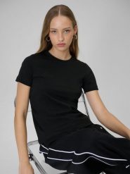 4F T-shirt regular z nadrukiem damski - czarny XS. Czarne t-shirty damskie 4f, uniwersalny, bez wzorów, z dzianiny, klasyczne, bez kołnierzyka. Za 59.99 zł.