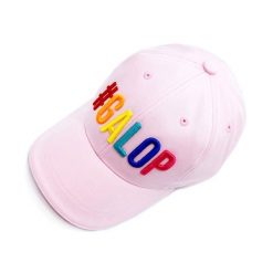Czapka z daszkiem Galop Wear. Czerwone czapki i kapelusze damskie GALOP WEAR, bez wzorów, z bawełny, eleganckie. Za 119.00 zł.