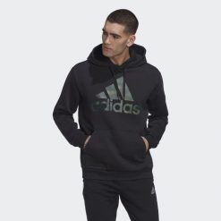 Bluza z nadrukiem z polaru adidas Essentials. Czarne bluzy męskie Adidas, s, bez wzorów, z polaru, bez kaptura, na fitness i siłownię. W wyprzedaży za 233.10 zł.