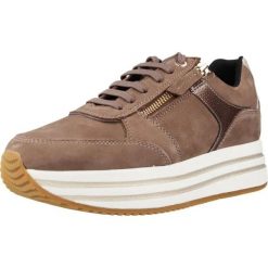 Buty GEOX D KENCY A Brązowy. Brązowe obuwie sportowe damskie Geox, bez wzorów, ze skóry, na fitness i siłownię. Za 337.99 zł.