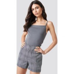 NA-KD Classic Szorty w kratkę - Grey. Szare szorty damskie NA-KD Classic, w kratkę. Za 141.95 zł.