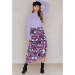 NA-KD Satynowa spódnica midi z falbaną - Multicolor. Spódnice damskie marki NA-KD. W wyprzedaży za 22.40 zł.
