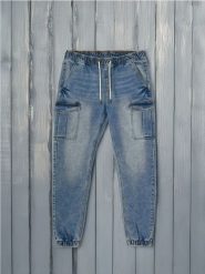 Jeansy jogger cargo - niebieski. Niebieskie jeansy męskie Sinsay. W wyprzedaży za 33.99 zł.