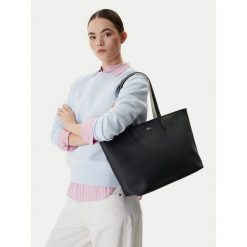 Torebka Lacoste. Szare torebki do ręki damskie Lacoste, bez wzorów, bez dodatków. Za 599.99 zł.