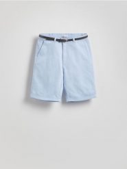 Szorty chino z paskiem - jasnoniebieski. Niebieskie szorty damskie Reserved, bez wzorów, z bawełny. W wyprzedaży za 59.99 zł.