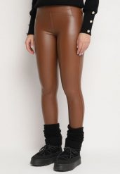 Brązowe Ocieplane Legginsy z Wysokim Stanem Koradi. Brązowe legginsy damskie Born2be, m, z aplikacjami, z jeansu. Za 34.99 zł.