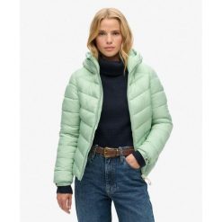 Kurtka pikowana z kapturem Fuji od SUPERDRY. Zielone kurtki damskie Superdry., bez wzorów, z kapturem. W wyprzedaży za 379.10 zł.