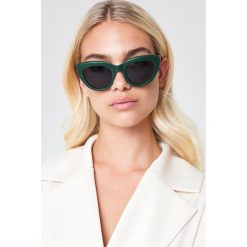 NA-KD Accessories Okulary przeciwsłoneczne kocie oczy - Green. Okulary przeciwsłoneczne damskie NA-KD Accessories. W wyprzedaży za 30.47 zł.