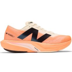 Buty damskie New Balance FuelCell Rebel v4 WFCXCC4 – pomarańczowe. Brązowe obuwie sportowe damskie New Balance, bez wzorów, z gumy, do biegania. Za 499.99 zł.