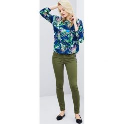 Spodnie typu push up. Spodnie materiałowe damskie MOODO, l, bez wzorów. Za 49.99 zł.