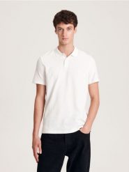 Koszulka polo regular fit - złamana biel. Koszulki polo męskie Reserved, l, bez wzorów, z bawełny, bez ramiączek. W wyprzedaży za 69.99 zł.