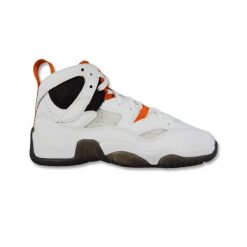 Buty sportowe Air Jordan Jumpman Two Trey GS Shoes. Białe obuwie sportowe damskie Jordan, bez wzorów, trekkingowe. Za 548.99 zł.