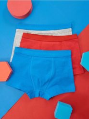 Bokserki 3 pack - wielobarwny. Bielizna dla chłopców Sinsay, l, bez wzorów, z gumy. Za 35.99 zł.