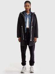 Kurtka damska parka z kapturem czarna Nebula 906. Czarne parki damskie Big Star, l, bez wzorów, retro, z kapturem. W wyprzedaży za 99.99 zł.