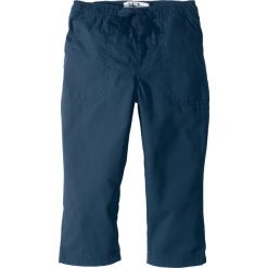 Shirt z nadrukiem w pióra bonprix biało-srebrny. Białe bluzki damskie bonprix, bez wzorów, bez kołnierzyka, bez ramiączek. Za 99.99 zł.