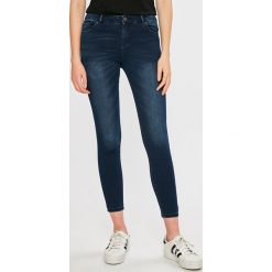 Review - Jeansy Minnie. Jeansy damskie Review. W wyprzedaży za 69.90 zł.