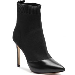 Botki MICHAEL MICHAEL KORS - Vicky Bootie 40R9VIHE6D Black. Kozaki damskie marki MICHAEL Michael Kors. W wyprzedaży za 659.00 zł.