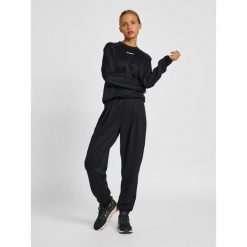 Damska krótka bluza Hummel mt Kalu. Czarne bluzy damskie Hummel, s, bez wzorów, bez kaptura, na fitness i siłownię. W wyprzedaży za 190.50 zł.