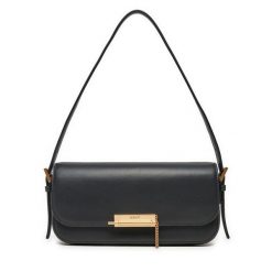 Torebka DKNY. Czarne torebki do ręki damskie DKNY, bez wzorów, klasyczne, bez dodatków. Za 749.99 zł.
