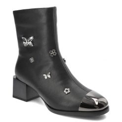 Czarne Botki Artiker Eleganckie Obuwie Damskie. Czarne kozaki damskie Artiker, ze skóry, bez obcasa, na obcasie. Za 279.00 zł.