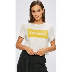 Tally Weijl - Top. Szare topy damskie TALLY WEIJL, z nadrukiem, z bawełny, z okrągłym kołnierzem, z krótkim rękawem. W wyprzedaży za 19.90 zł.