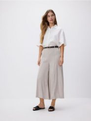 Spodnie culotte z modalu - brązowy. Brązowe spodnie materiałowe damskie Reserved, l, bez wzorów. W wyprzedaży za 79.99 zł.