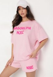Różowy Komplet Oversize z Wiskozą T-shirt i Szorty z Nadrukiem Liravella. Czerwone szorty damskie Born2be, bez wzorów, z wiskozy, eleganckie. Za 169.99 zł.