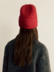 Czapka beanie z alpaką - czerwony. Czerwone czapki i kapelusze damskie Reserved, bez wzorów. W wyprzedaży za 69.99 zł.