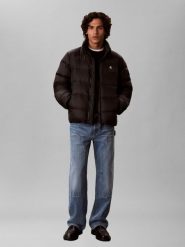 Calvin Klein Jeans kurtka puchowa Mężczyźni Sztuczne włókno czarny, L. Czarne kurtki męskie Calvin Klein Jeans, l, bez wzorów, z jeansu, eleganckie, bez kaptura. Za 999.95 zł.