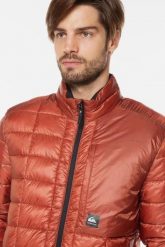 Kurtka zimowa męska Quiksilver Release pikowana. Brązowe kurtki męskie Quiksilver, na zimę, l, bez wzorów, z materiału, bez kaptura. Za 384.49 zł.