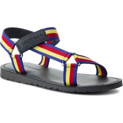 Sandały TOMMY HILFIGER - Strappy Webbing Sandal FM0FM02238 Tango Red/Mazarine Blue/Lemon Zest 905. Klapki męskie marki Tommy Hilfiger. Za 269.00 zł.