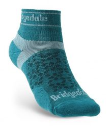 Bridgedale Skarpety biegowe Ultralight T2 Merino Sport Low Wmn Teal-35-37. Niebieskie skarpety damskie Bridgedale, bez wzorów, z elastanu. Za 61.84 zł.