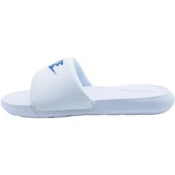Klapki Nike Model Victori One Mens Kolor Biały. Białe klapki męskie Nike, z materiału, eleganckie. Za 184.00 zł.