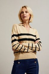 Sweter w paski z kołnierzykiem beżowy. Brązowe swetry damskie MOODO, l, bez wzorów, z poliamidu, bez kołnierzyka, bez ramiączek, bez kaptura. W wyprzedaży za 51.99 zł.