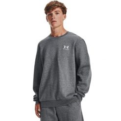 Bluza fitness męska Under Armour Essential Fleece Crew. Szare bluzy męskie Under Armour, l, bez wzorów, bez kaptura, na fitness i siłownię. Za 179.99 zł.