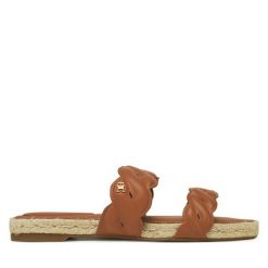 Espadryle Tommy Hilfiger. Brązowe klapki damskie Tommy Hilfiger, bez wzorów, bez obcasa. Za 319.99 zł.