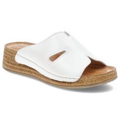 Klapki damskie Wasak, ze skóry naturalnej na platformie z miękkimi wkładkami, perłowe, 755. Białe sandały damskie Wasak, bez wzorów, ze skóry, bez obcasa, na koturnie, bez zapięcia. Za 209.00 zł.