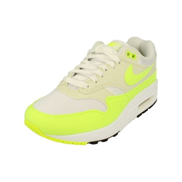 Buty sportowe Nike W Air Max 1 Damskie. Białe obuwie sportowe damskie Nike, bez wzorów, do biegania, nike air max. Za 487.50 zł.