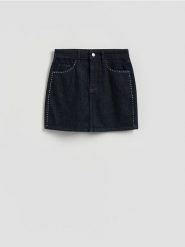 Spódnica z aplikacją - granatowy. Niebieskie spódnice damskie Reserved, l, z aplikacjami, z bawełny, mini, trapezowe. Za 119.99 zł.