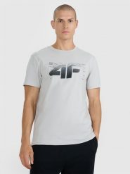4F T-shirt regular z nadrukiem męski - szary M. Szare koszulki sportowe męskie 4f, m, bez wzorów, z bawełny, klasyczne, bez kołnierzyka. Za 59.99 zł.
