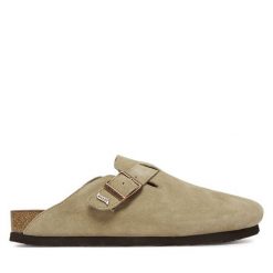 Klapki Skechers. Brązowe klapki damskie Skechers, bez wzorów, bez obcasa. Za 249.99 zł.