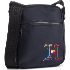 Saszetka TOMMY HILFIGER - Lewis Hamiltion Mini Reporter AM0AM04586 002. Saszetki męskie marki Tommy Hilfiger. Za 359.00 zł.
