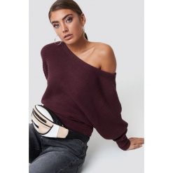 NA-KD Dzianinowy sweter z odkrytymi ramionami - Red. Swetry damskie marki NA-KD. Za 121.95 zł.
